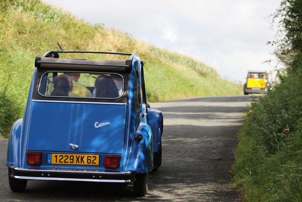 2cv car in france les belles echappees