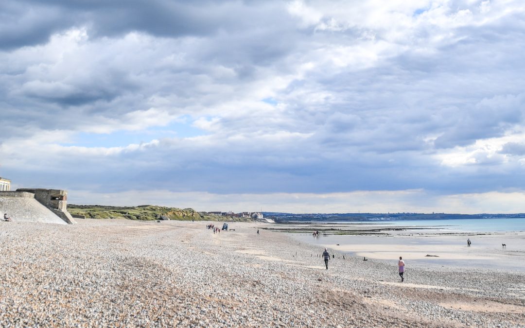 Audresselles pebbles beach, with stretches of sand at low tide