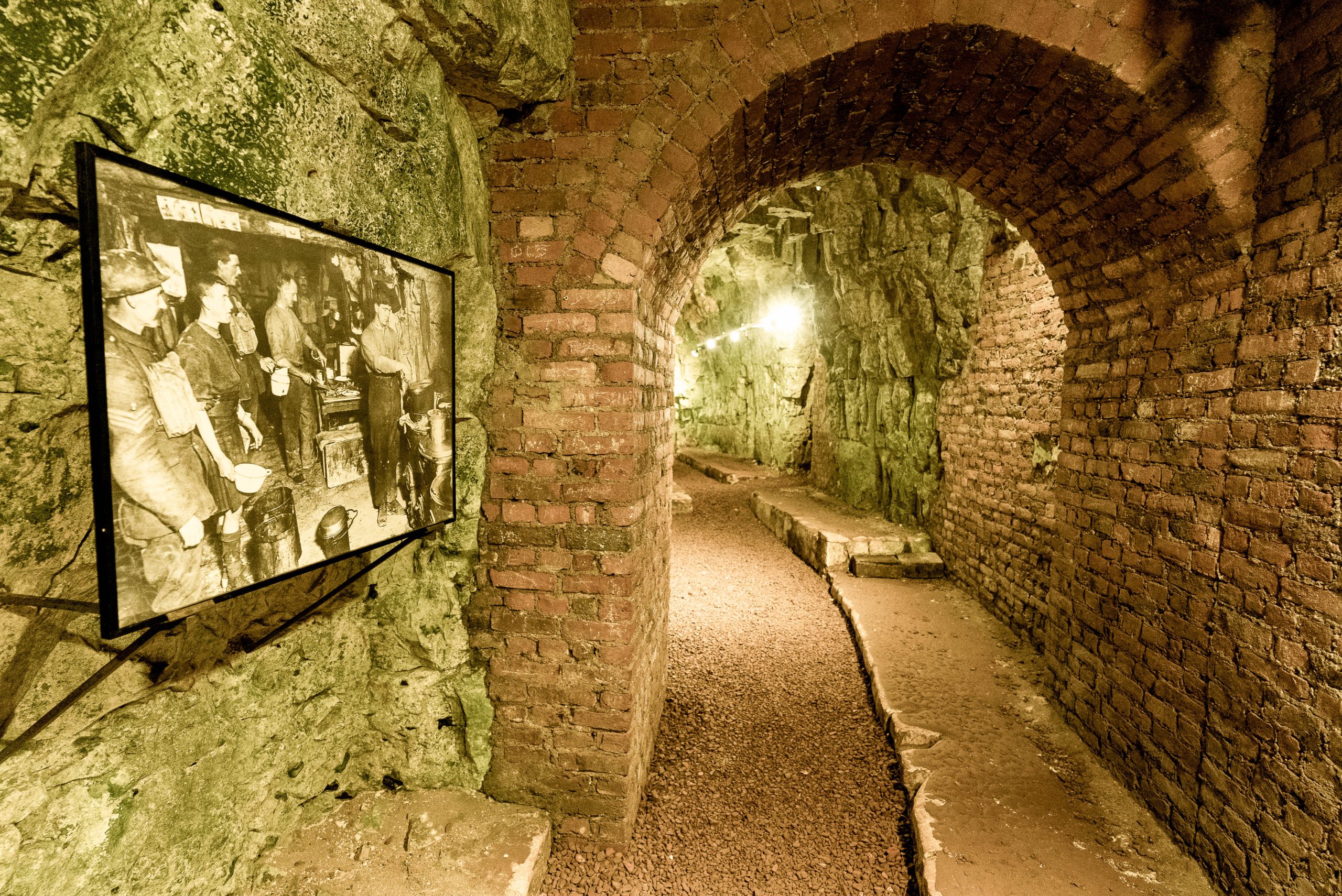 Les Boves underground tunnels-Arras©lescoflocs
